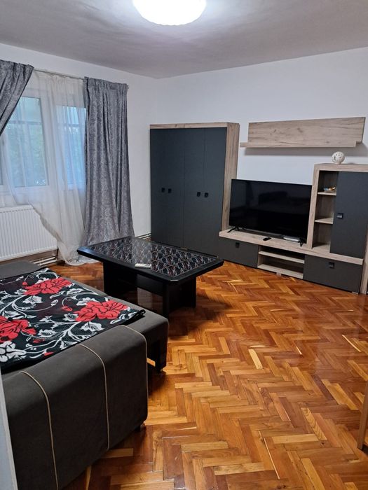 Inchiriez apartament 3 camere,Calea Sagului (Parc Clabucet)