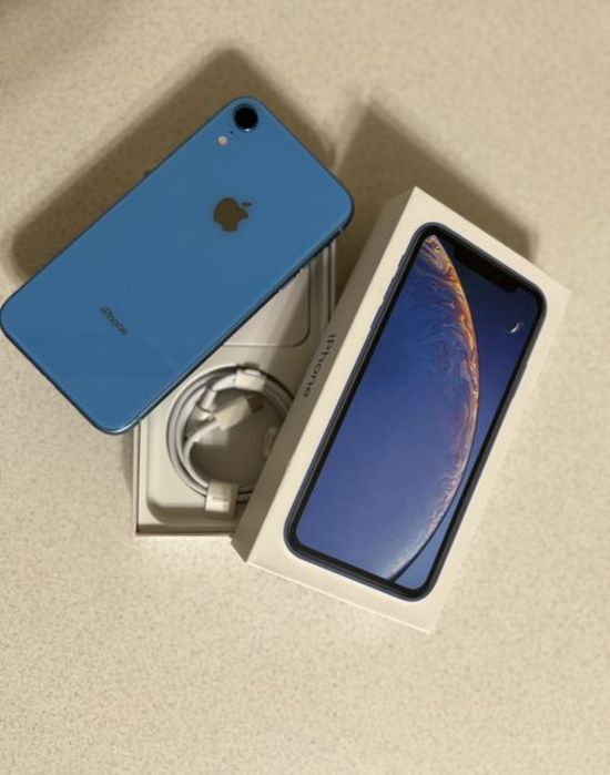 Продам iPhone XR