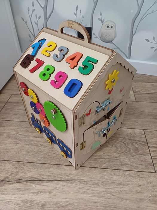 Продам бизи домик