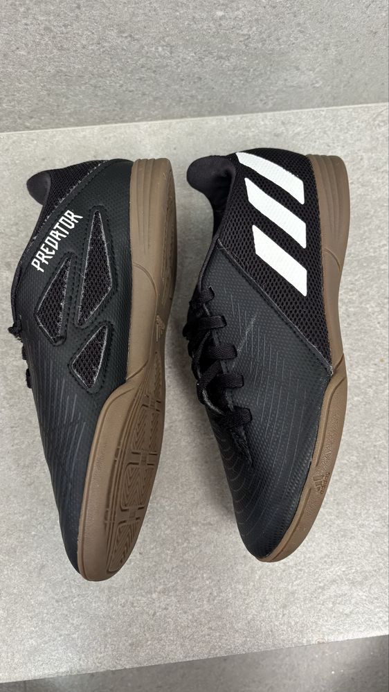 Детски Adidas Predator 32