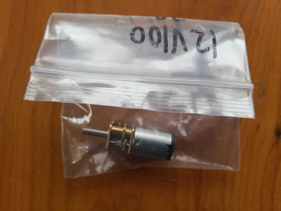 Automodel motor universal cu reductor pentru troliu crawler max 3 kg