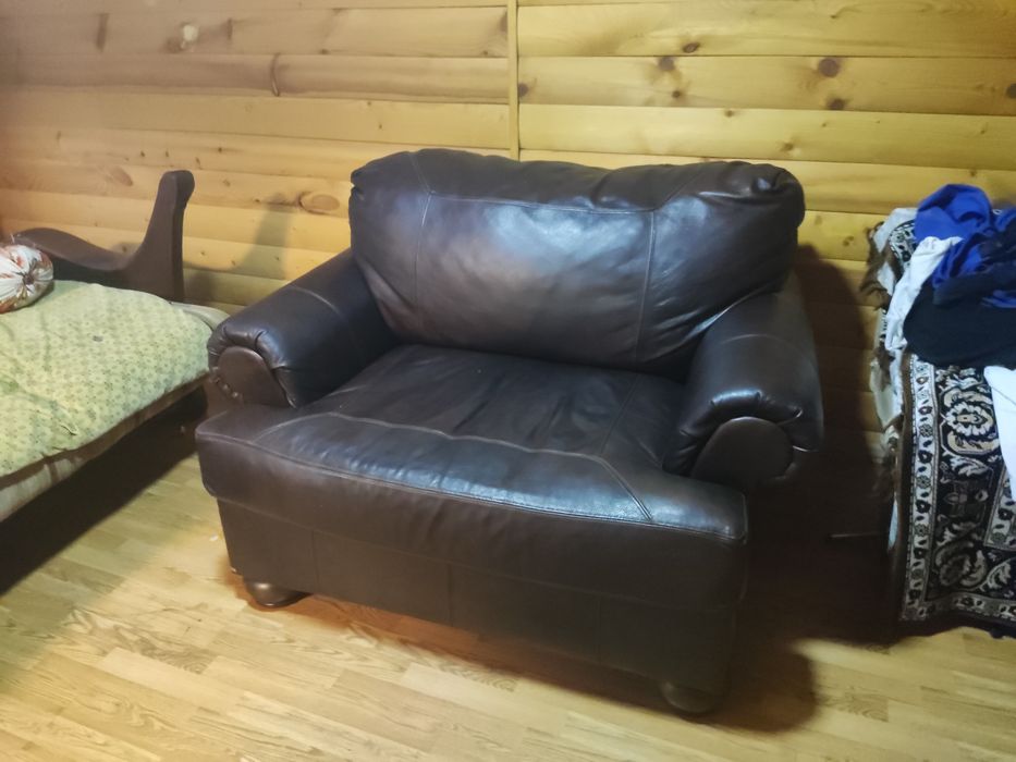 Кожаный Диванчик+ кресло Ashley