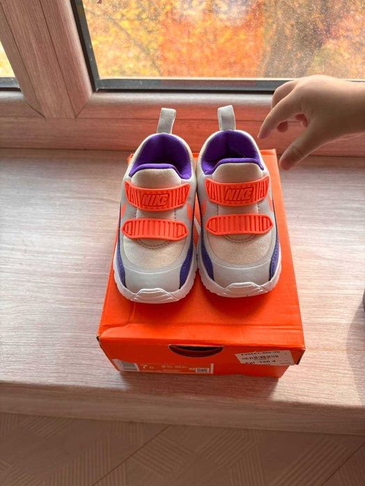 Nike детские кроссовки. Размер 23 цена 200 000