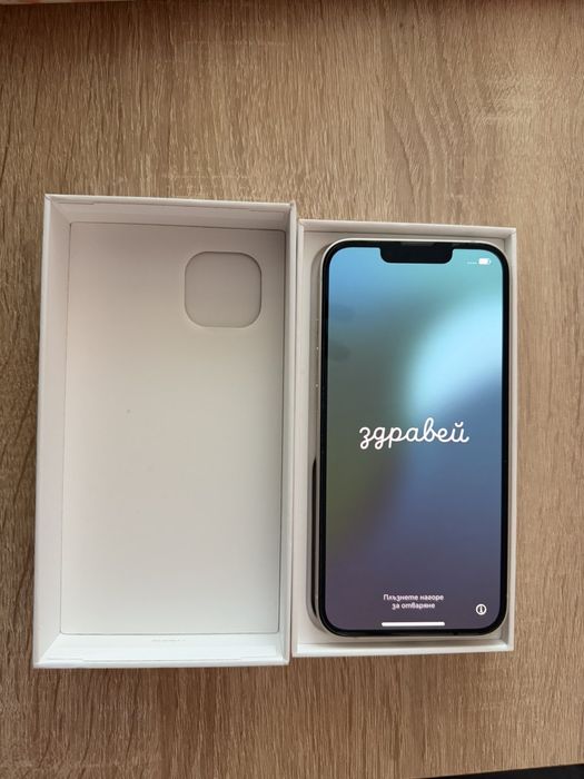 Ipnone 13    бял