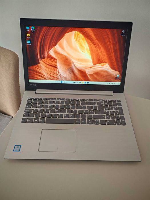 Laptop LENOVO i5 8gen