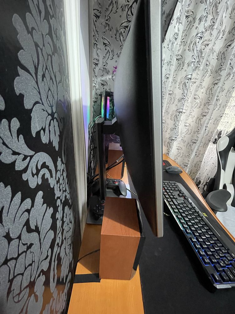 Monitor 24 inch bun
