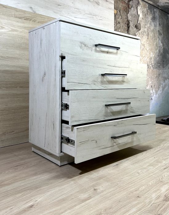 Продаëтся качественный Комод