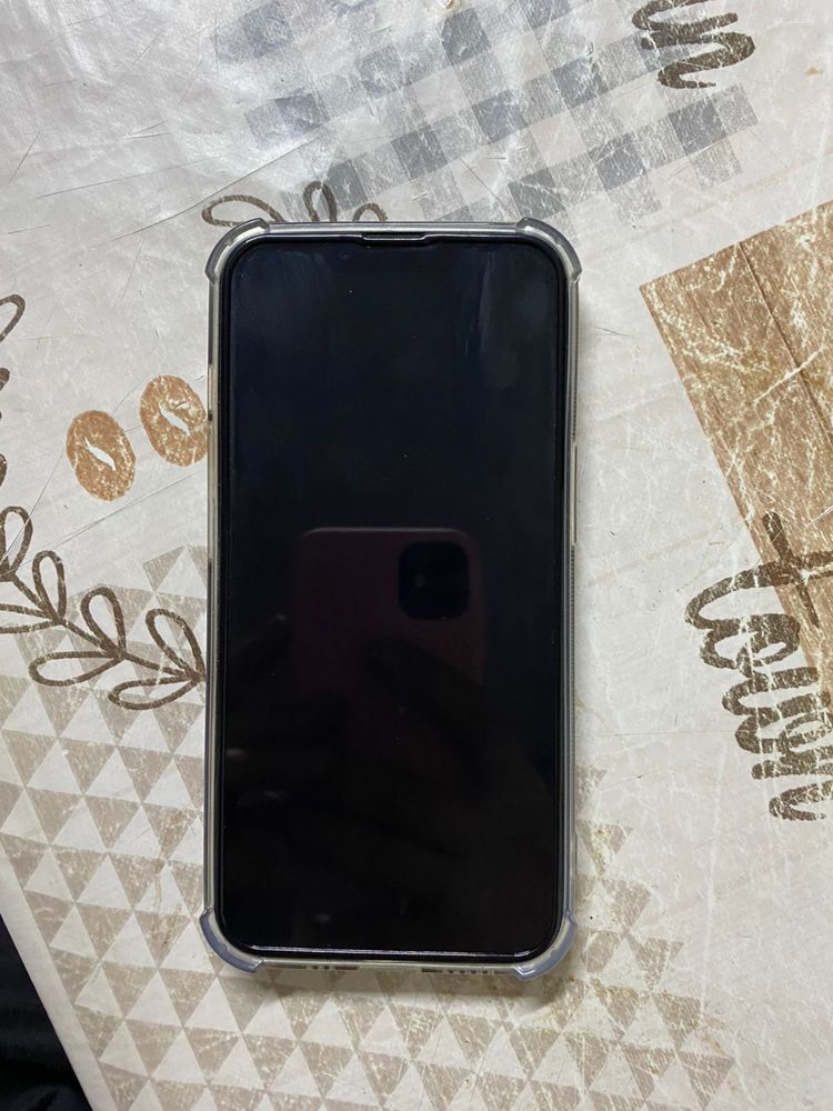 Продам IPHONE 13 телефону менее месяца