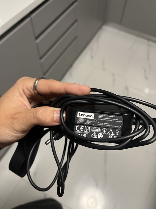 Incarcator original Lenovo 65W potrivit majoritatea modelelor