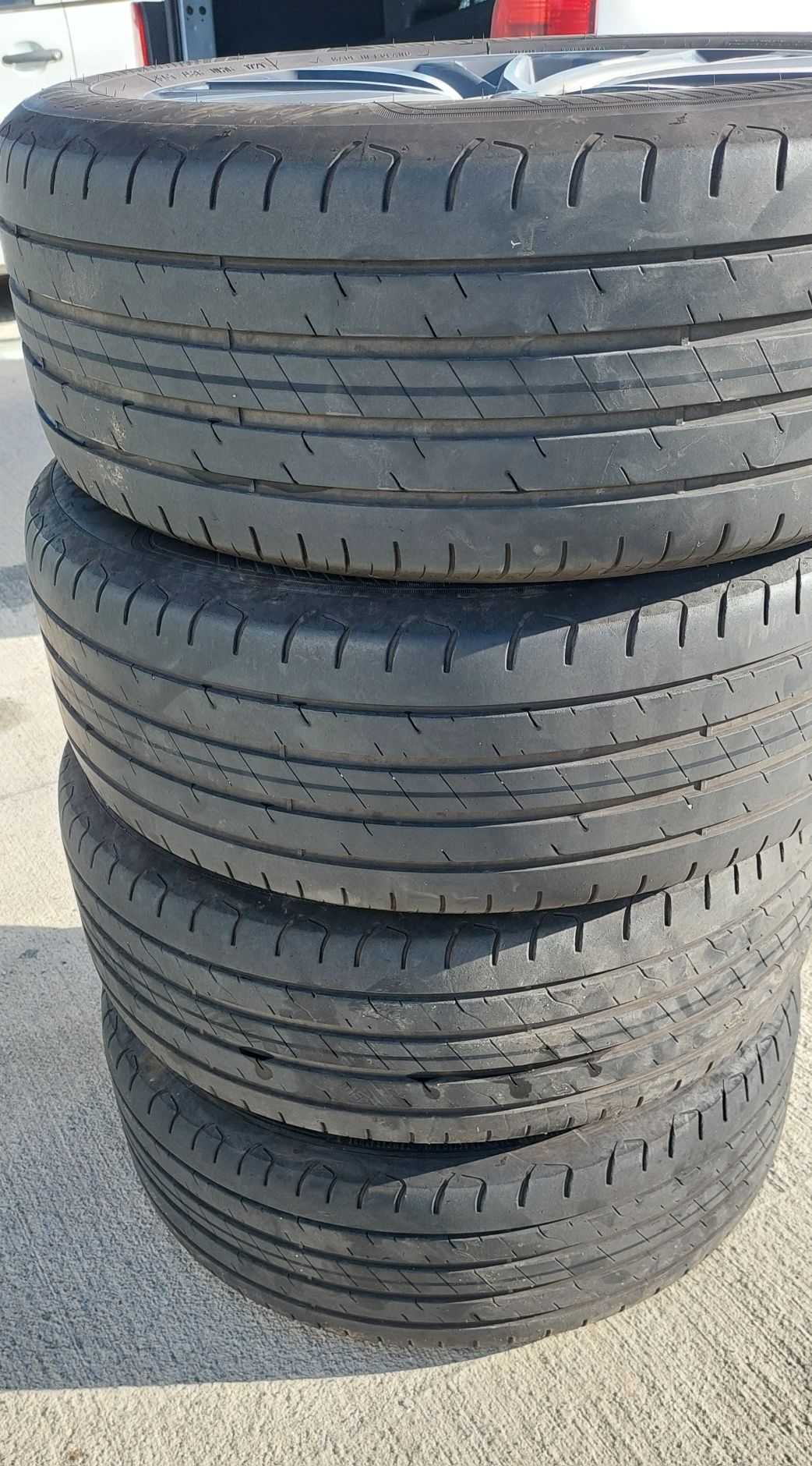 Гуми Good Year EfficientGrip 215/55/17 / Гуми GOOD YEAR Летни 4 бр.