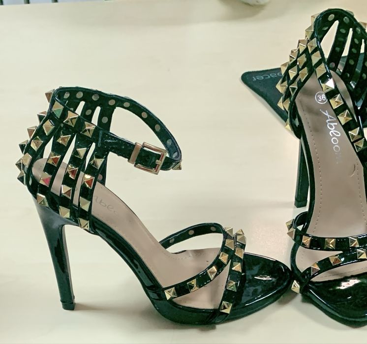 Sandale superbe cu tinte