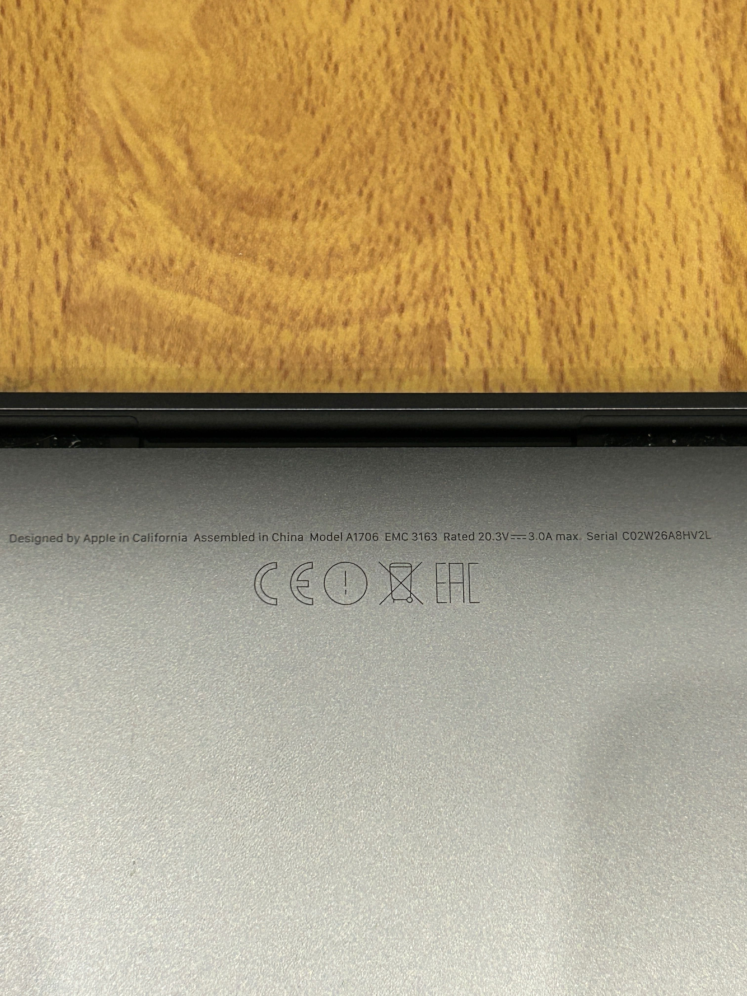 Като нов! Лаптоп MacBook PRO i5/8/256/ A1706 - mid 2017 Touchbar