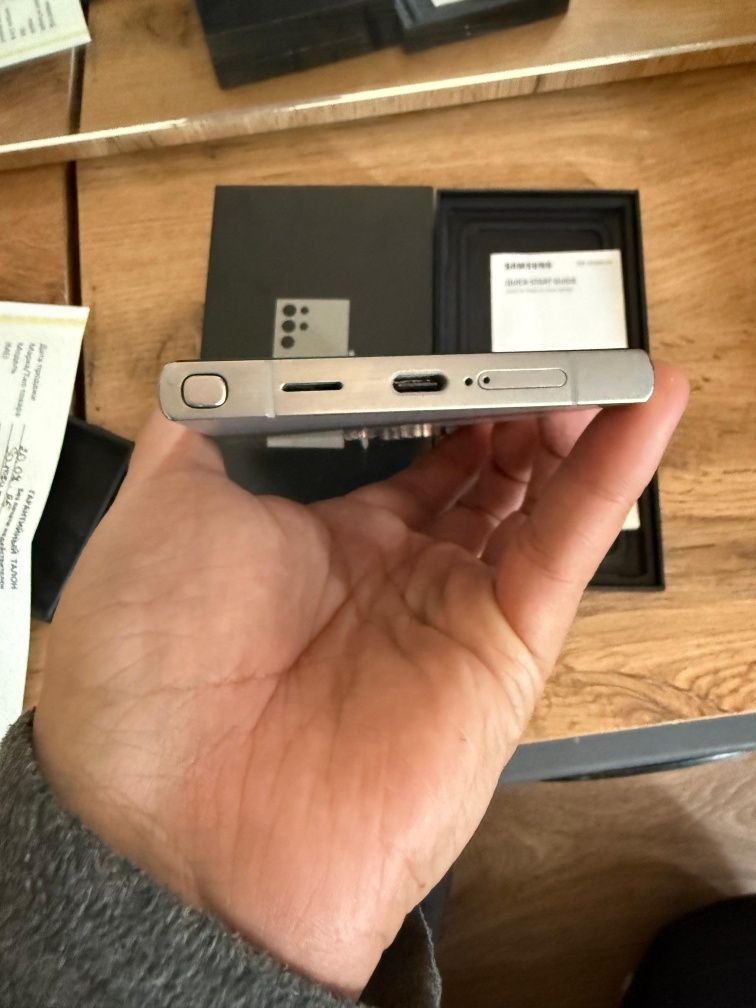 Продам новый s24 ultra 256gb