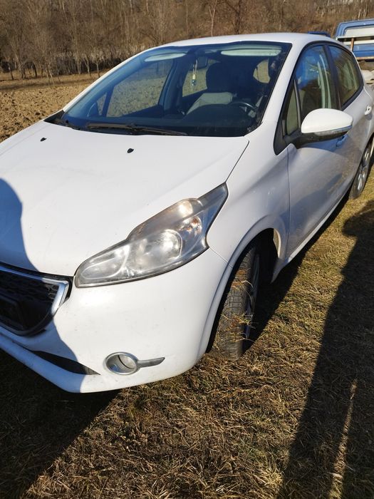 vind ușa ,uși,bara,interior banchete scaune Peugeot 208 an 2013