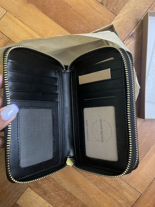 Ново портмоне нa Valentino