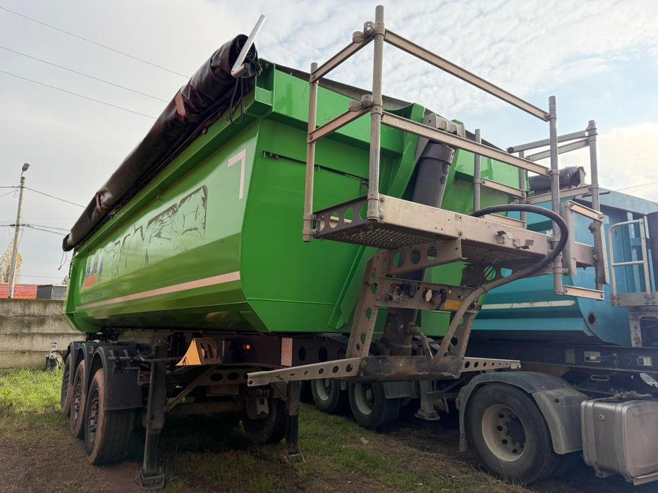 Vând  semiremorcă basculabila Schimtz