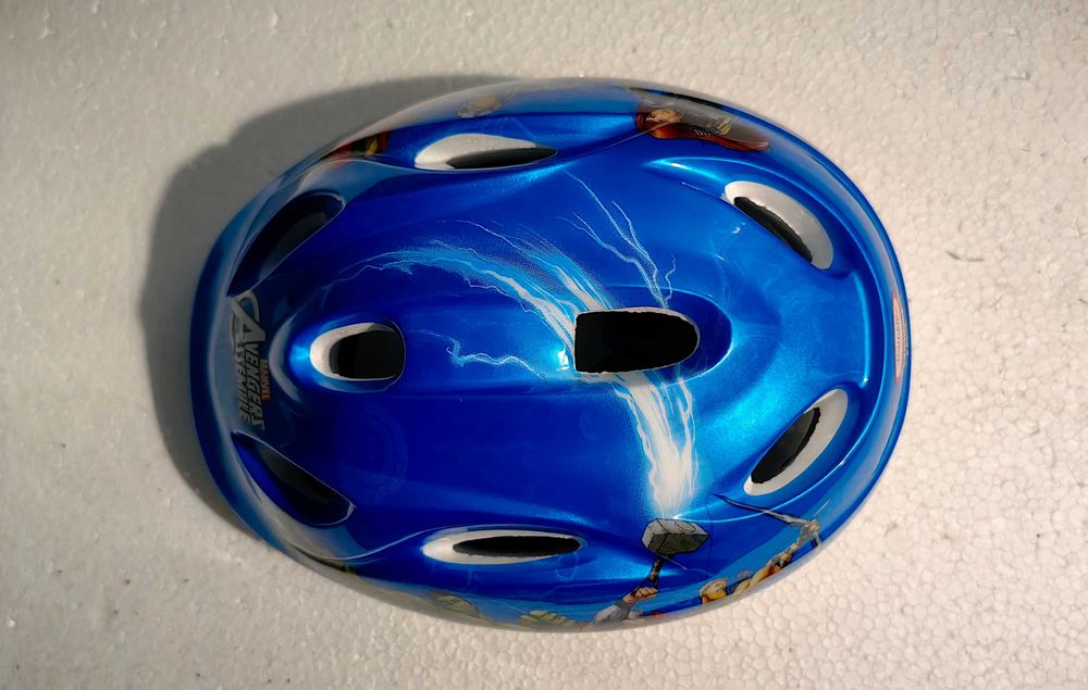 Casca protecție copii D'arpèle Marvel Avengers nouă nu a fost folosita