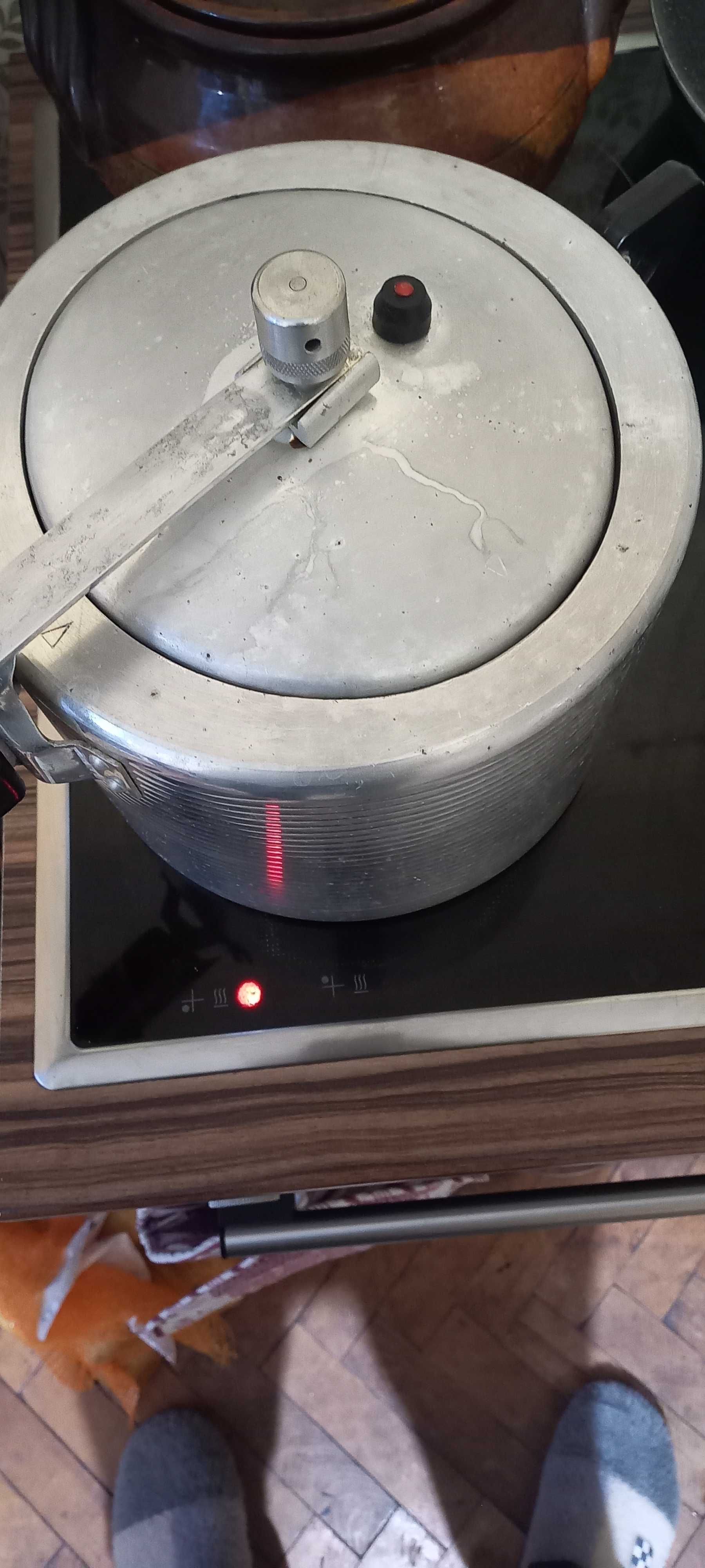 Тенджера под налягане