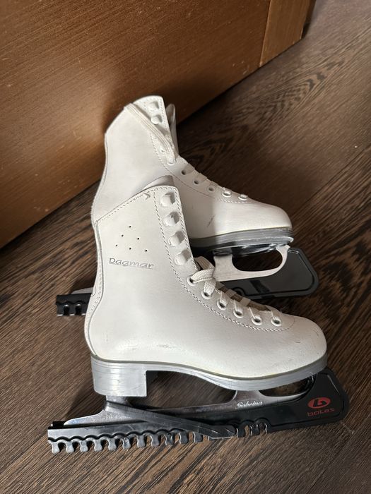 Коньки для фигурного катания botas