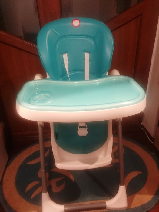 Vand scaun cu masuta bebe
