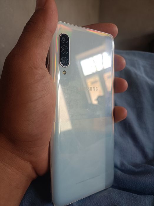 Samsung A90 5G 
Sotiladi:1.6 mln kelishamiz 
Abmen ham bor