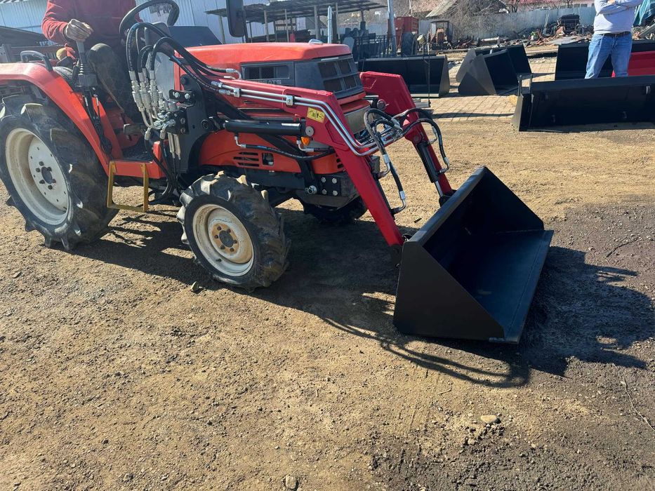 Brat frontal hidraulic VARRO I  pentru tractor agro