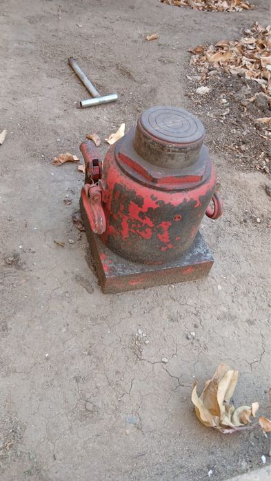 Домкрат 100 тонн