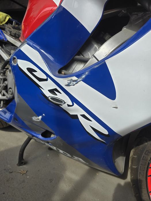 Vand Honda CBR F4 i