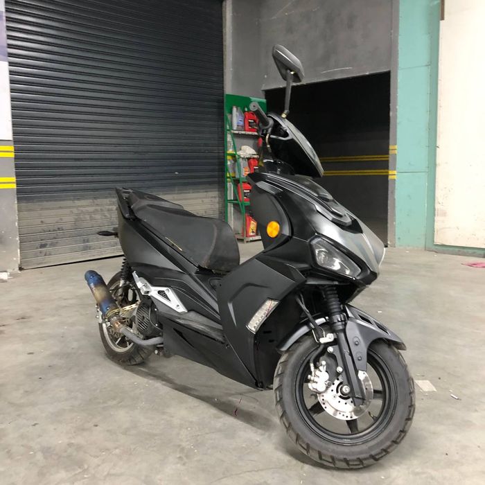 Скутер R2 Italy Scooter