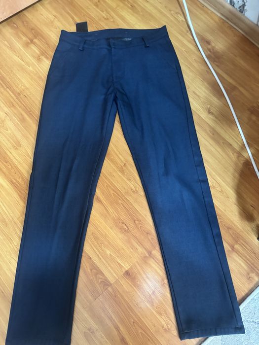 Продам брюки для парня