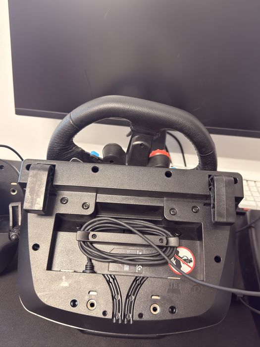 Volan Logitech G29 cu schimbator!