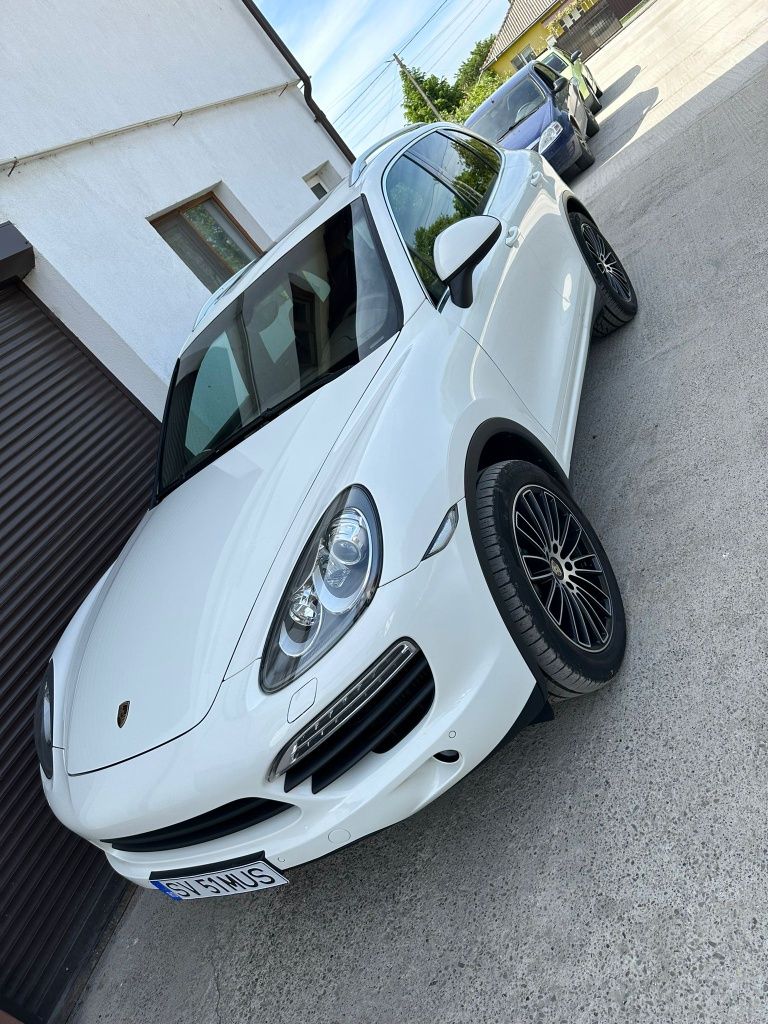 Vand Porsche Cayenne, An 2011, Motor 3.0 diesel, 240 cp, euro5