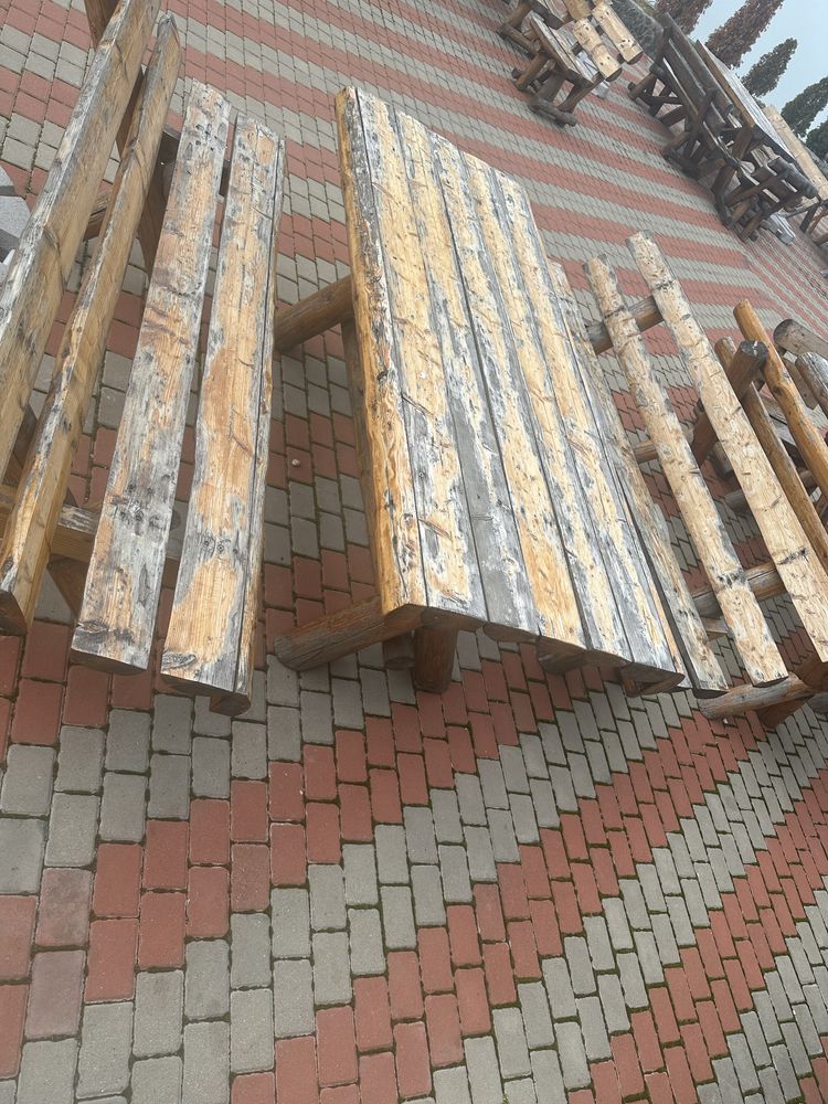 Masa de lemn terasa