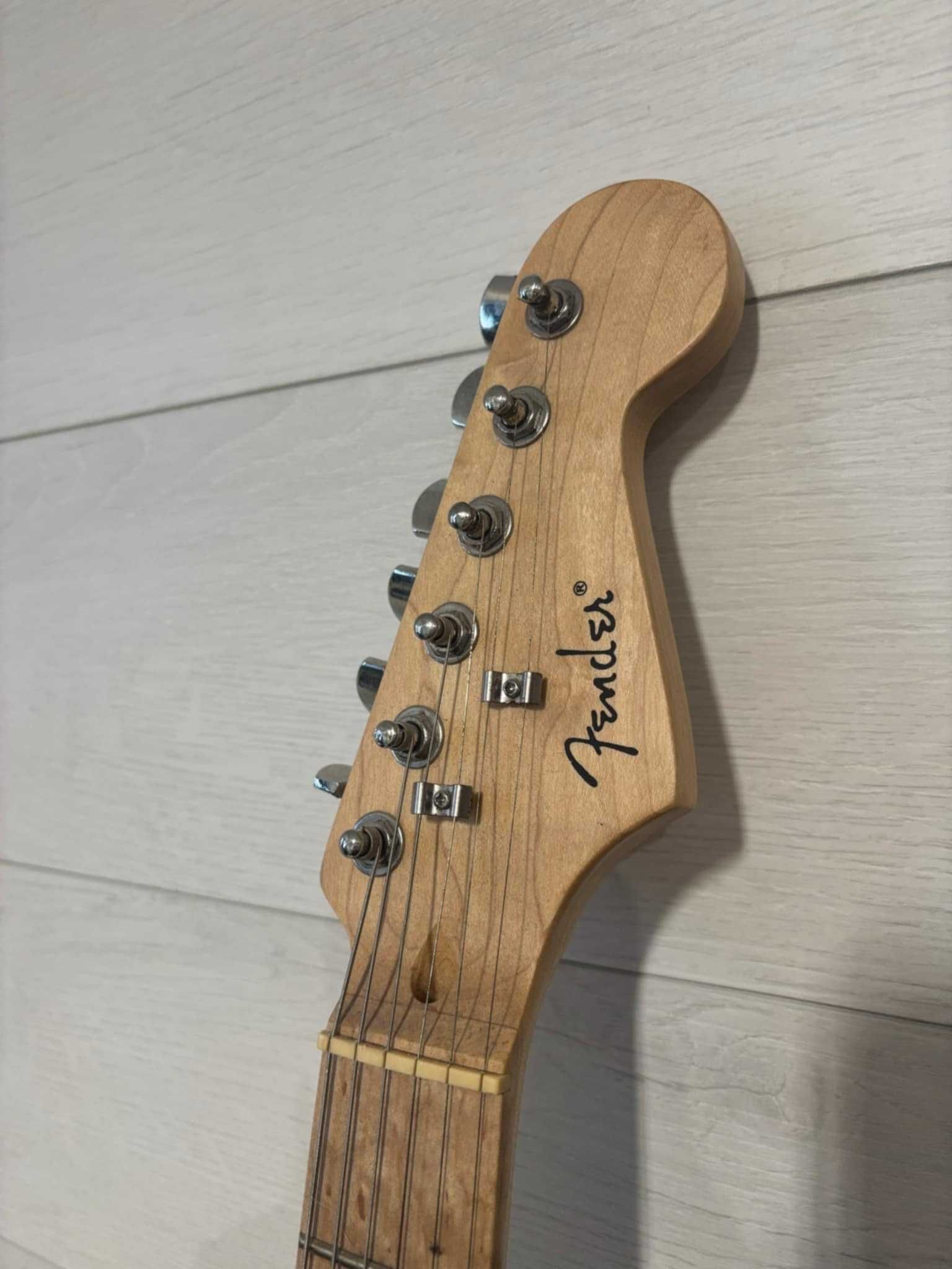Eл. китара Fender тип стратокастер ,кабел