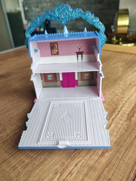 Замъкът на Елза и Анна