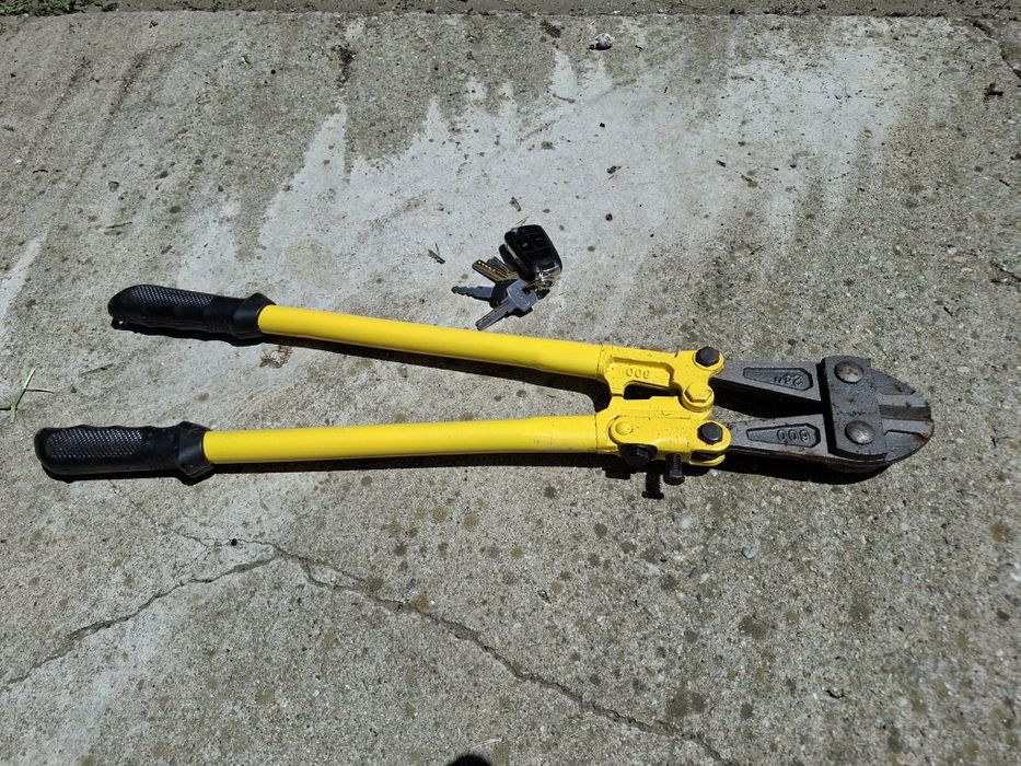 Cleste taietor fier beton