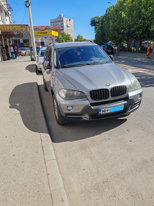 BMW X5 an 2009 vând său schimb