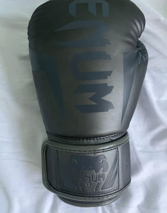 Боксови ръкавици Venum