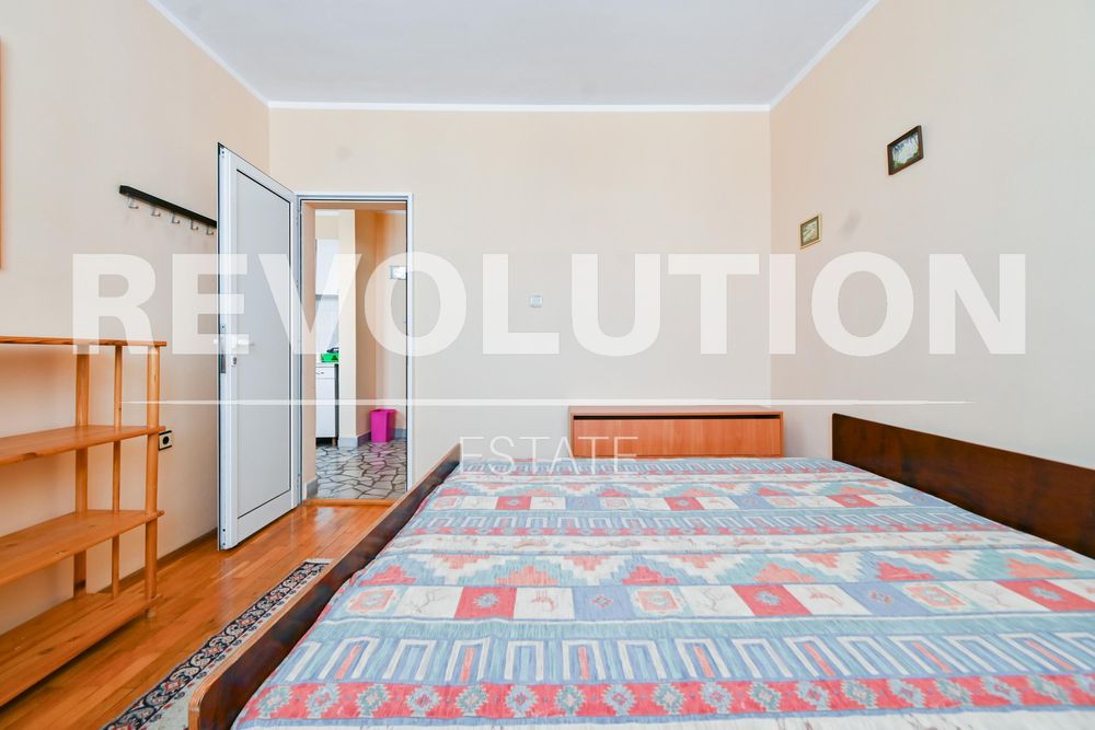 Дава се под наем Тристаен апартамент в София, Младост 4 - 100 кв.м за 500 € - Снимка #2