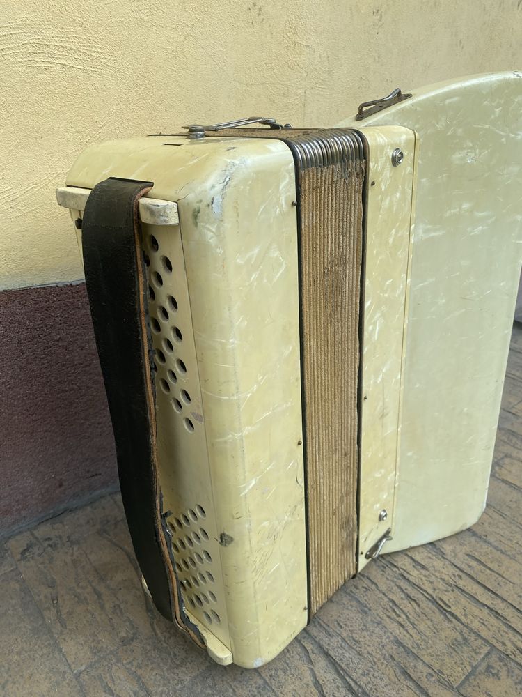acordeon Hohner Tango 120 basi ( pentru piese )