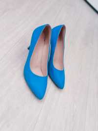 Туфли синего цвета