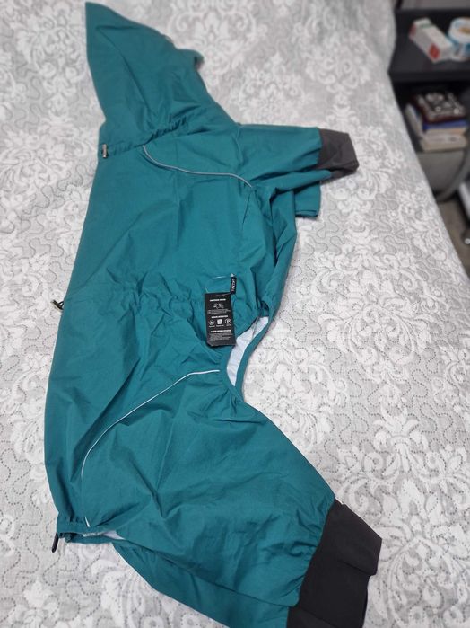 Vand haina pentru catei 25- 30 kg