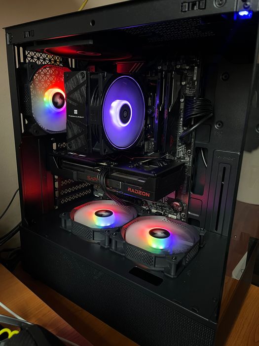 Компютър ryzen 5 7500f rx 9060 xt 16 gb