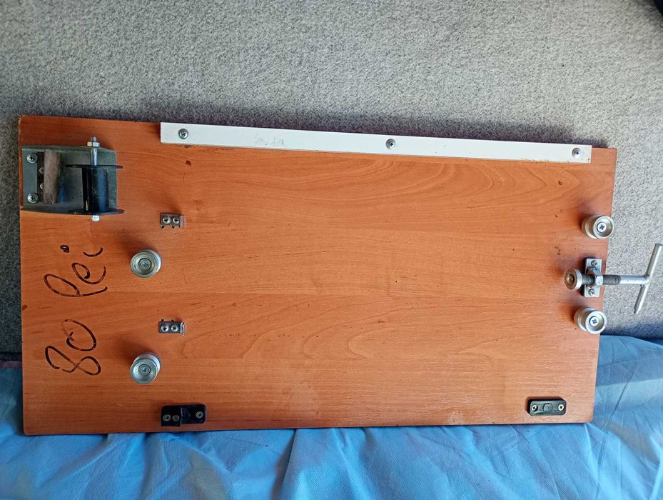 Dispozitiv pentru insarmat rame