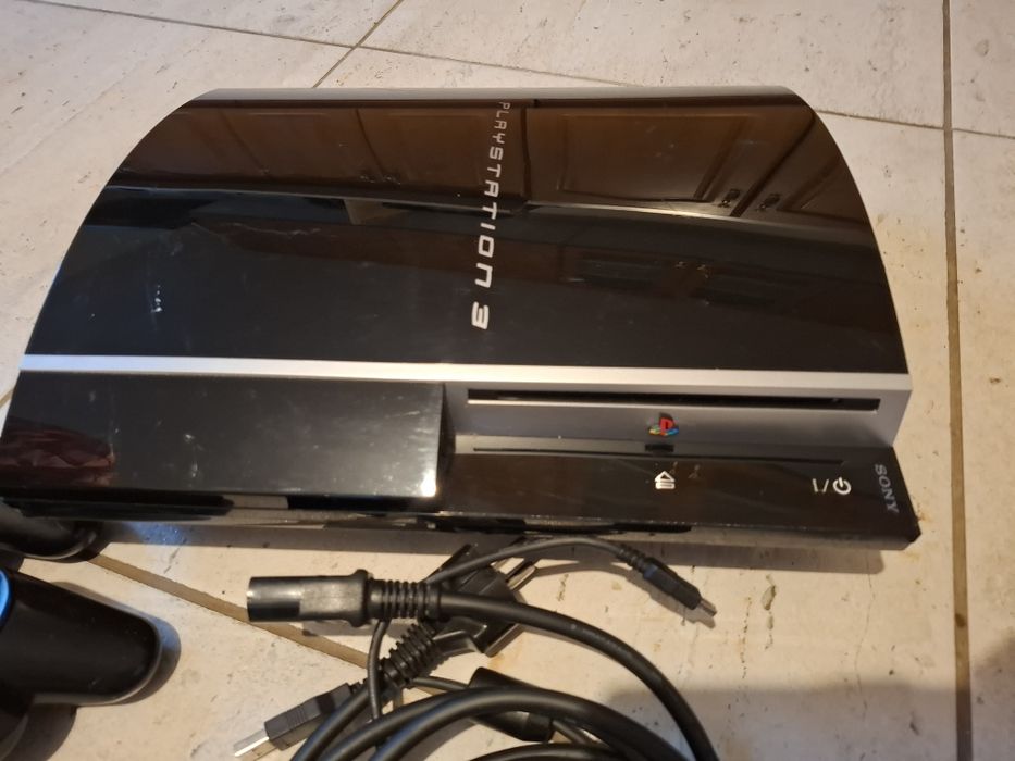 Vand Sony PlaySation 3 Ps3 cu 5 Controllere si Tastatura