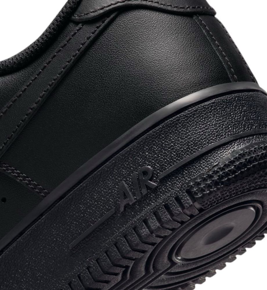 Nike Air Force 1 Triple Black UK8.5/EUR43номер/27.5см.