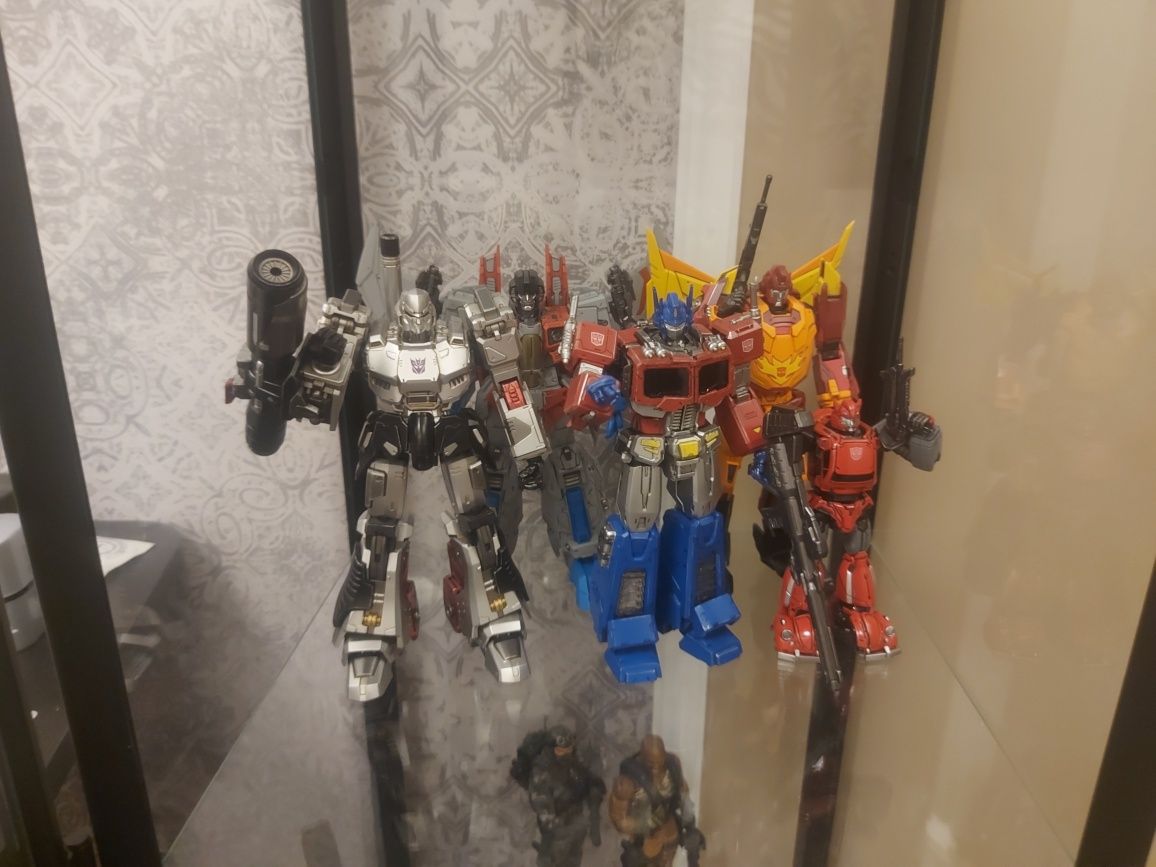THREEZERO MDLX Transformers action figures