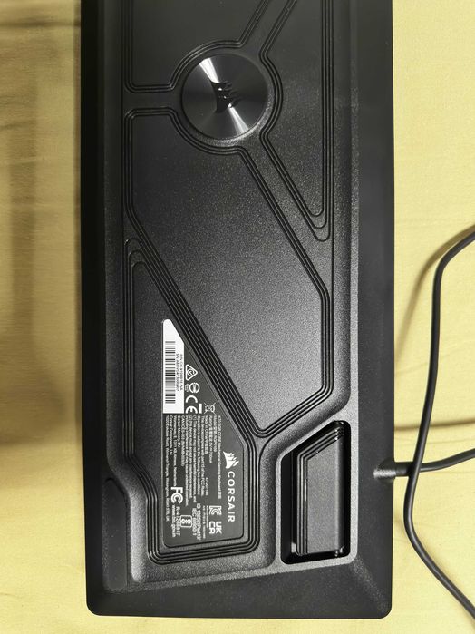 Геймърска механична клавиатура Corsair K70 Core RGB с гаранция