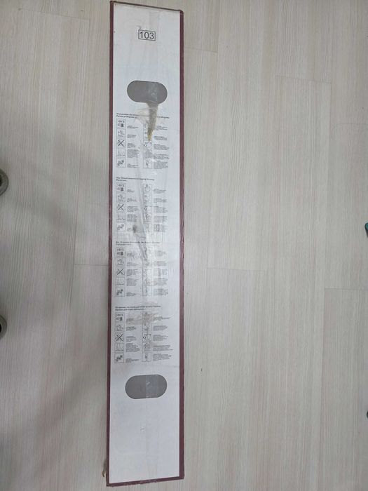 Ламинат в упаковке.