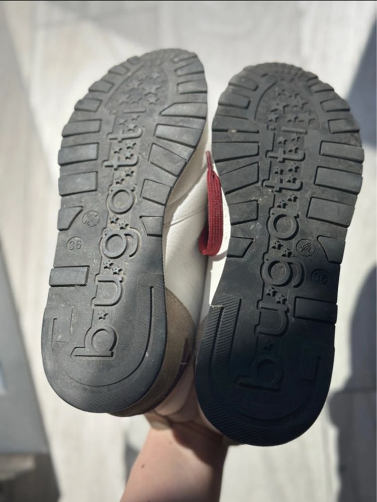 Adidasi piele Bugatti